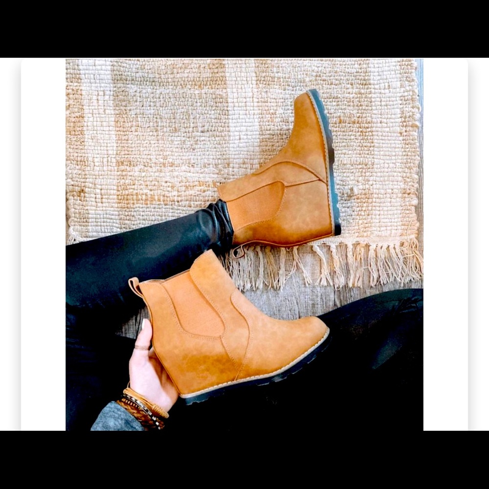 Brand new wedge boots
